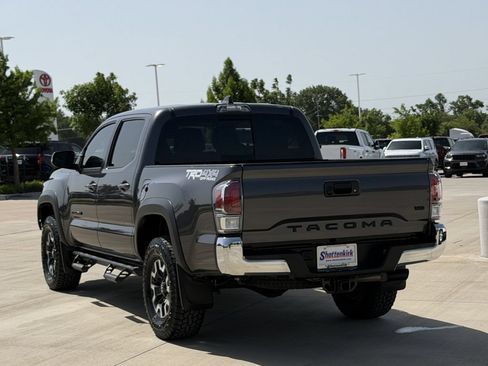 Used 2023 Toyota Tacoma TRD Off-Road AWD/4WD image 4