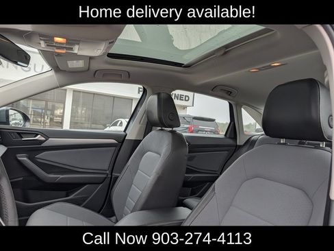 Used 2026 Volkswagen Jetta SE FWD image 28