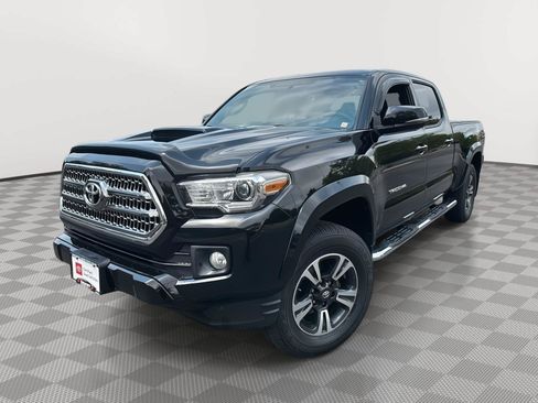 Used 2017 Toyota Tacoma TRD Sport w/ Tow Package AWD/4WD image 1