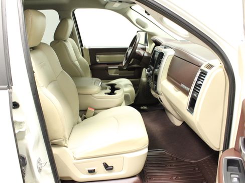 Used 2017 RAM 1500 Laramie image 15