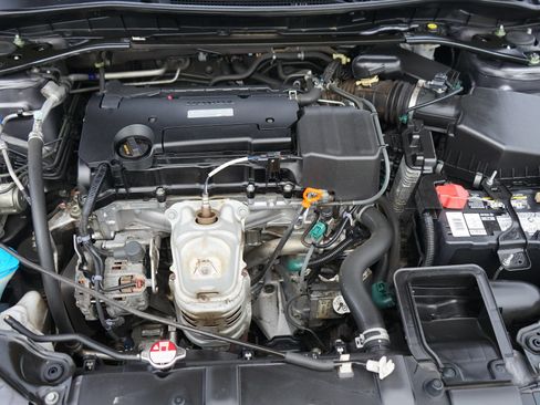 Used 2016 Honda Accord Sport image 9
