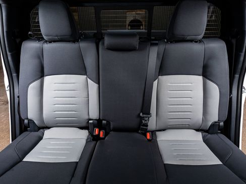 Used 2024 Toyota Tacoma TRD Sport w/ TRD Sport Upgrade Package image 33