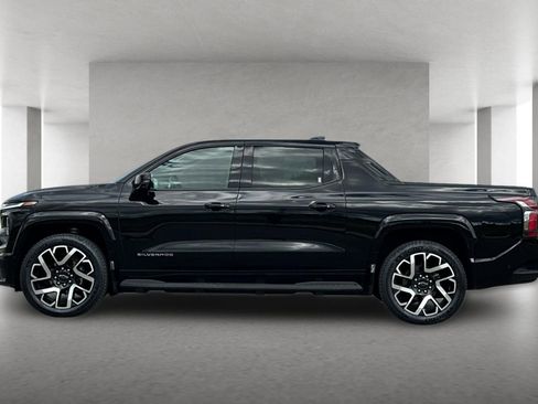 Used 2024 Chevrolet Silverado EV RST image 7