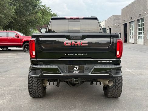 Used 2022 GMC Sierra 3500 Denali w/ Denali Black Diamond Edition AWD/4WD image 11