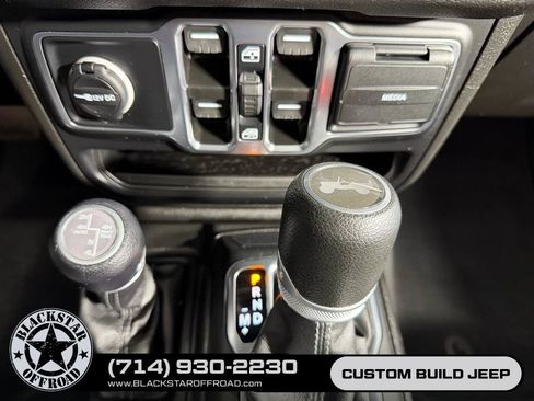 Used 2024 Jeep Wrangler Unlimited AWD/4WD image 20