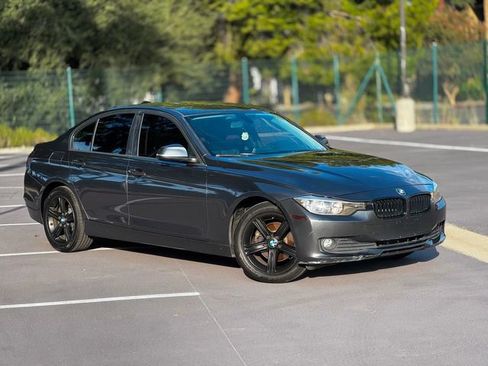 Used 2014 BMW 320i Sedan RWD image 3