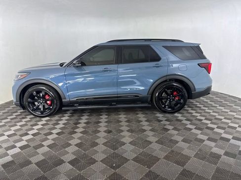 Used 2025 Ford Explorer ST AWD/4WD image 10