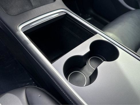 Used 2021 Tesla Model Y 2WD image 25