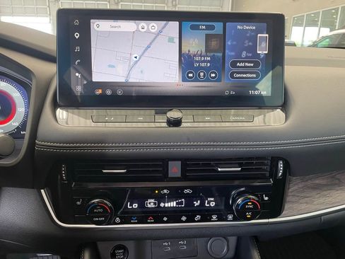 Certified 2024 Nissan Rogue Platinum w/ Platinum Premium Package image 20