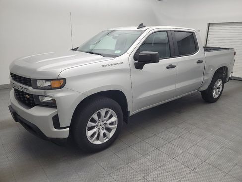 Used 2021 Chevrolet Silverado 1500 Custom RWD image 2