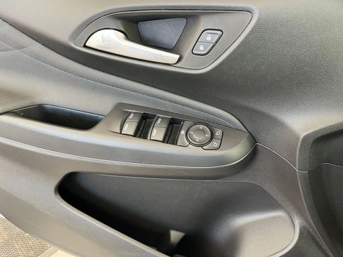 Used 2025 Buick Envista Sport Touring image 20