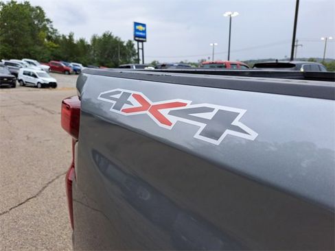 Used 2025 Chevrolet Silverado 1500 LT image 27
