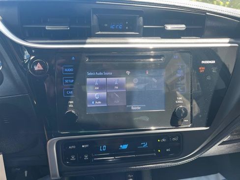 Used 2017 Toyota Corolla SE w/ Carpet Mat Package (TMS) FWD image 14