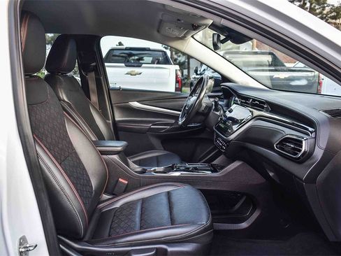 Used 2023 Chevrolet Bolt EUV LT w/ Convenience Package image 15