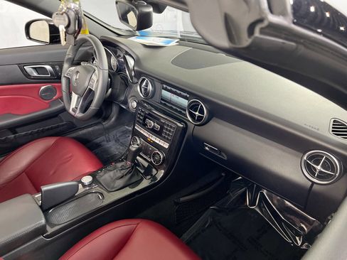 Used 2015 Mercedes-Benz SLK 350 image 24