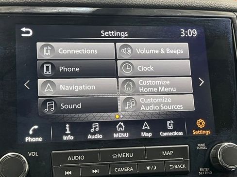 Used 2021 Nissan Titan PRO-4X w/ Pro-4x Convenience Package image 32