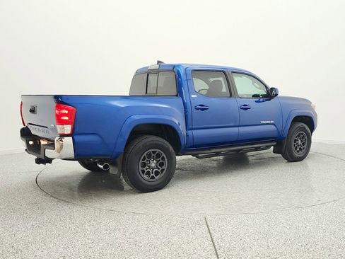 Used 2017 Toyota Tacoma SR5 w/ Tow Package RWD image 5