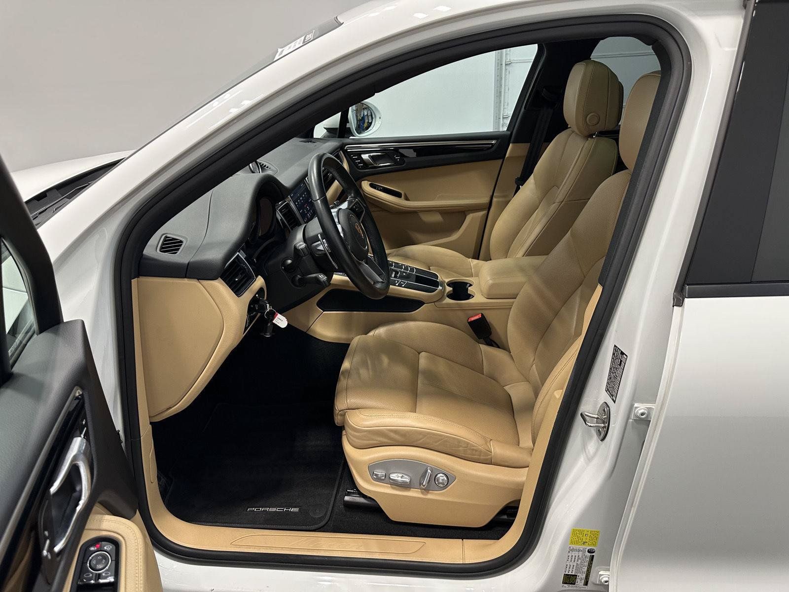 Used 2018 Porsche Macan AWD/4WD image 17