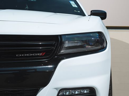 Used 2018 Dodge Charger R/T RWD image 9