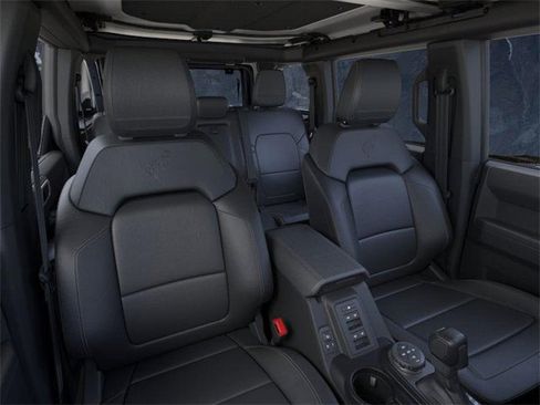 New 2025 Ford Bronco Badlands image 10