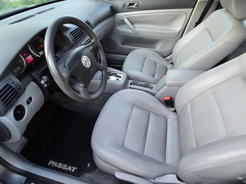 Used 2004 Volkswagen Passat GLS FWD image 9