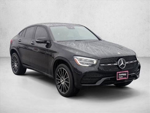 Used 2023 Mercedes-Benz GLC 300 4MATIC Coupe image 3