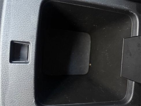 Used 2022 Mitsubishi Outlander SE image 23