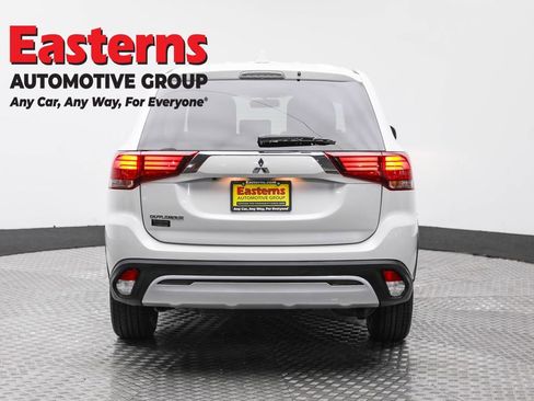 Used 2020 Mitsubishi Outlander ES image 6
