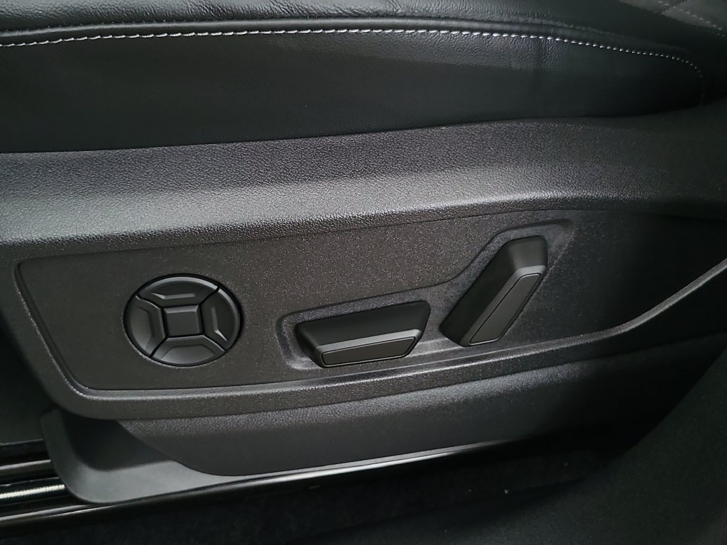 New 2026 Audi SQ5 Premium AWD/4WD image 17