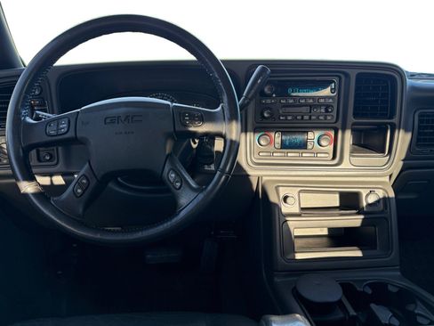 Used 2004 GMC Sierra 1500 SLT w/ Off-Road Package AWD/4WD image 11
