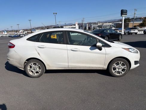 Used 2016 Ford Fiesta SE image 6
