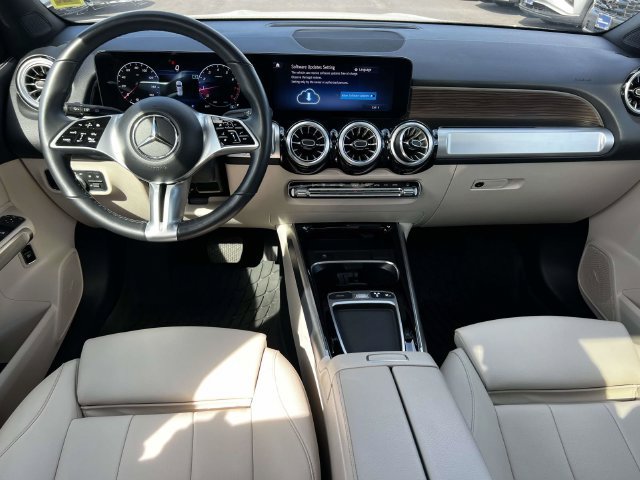 Used 2024 Mercedes-Benz GLB 250 4MATIC image 16