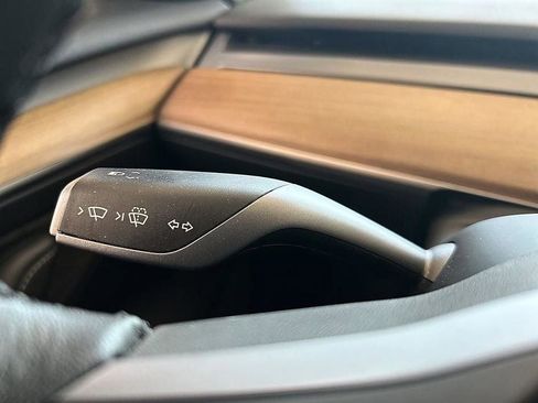 Used 2022 Tesla Model 3 Long Range AWD/4WD image 13