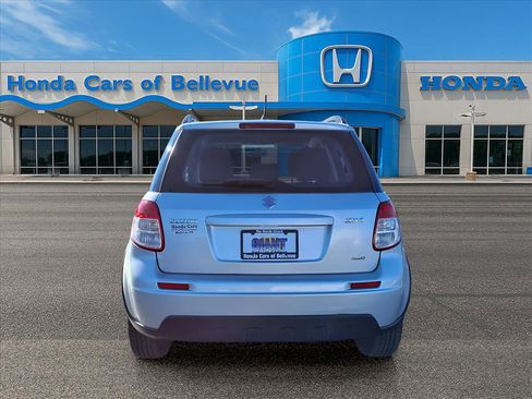 Used 2013 Suzuki SX4 Premium image 4