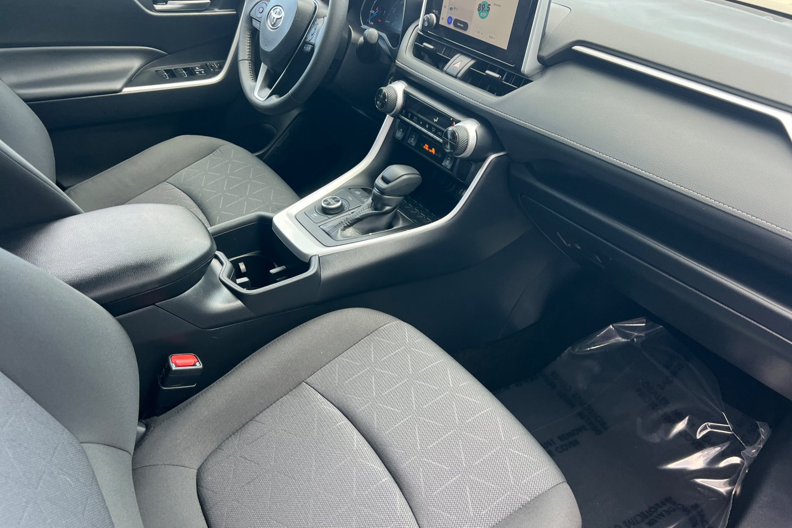 Used 2025 Toyota RAV4 XLE w/ Convenience Package AWD/4WD image 18