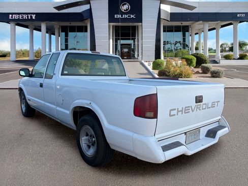 Used 1997 Chevrolet S10 Pickup LS w/ Preferred Equipment Group RWD image 3