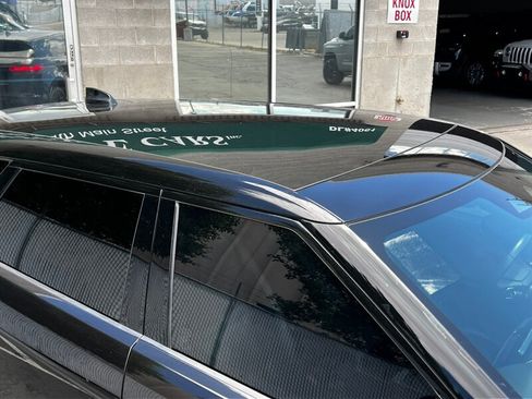 Used 2023 Land Rover Range Rover Evoque R-Dynamic SE AWD/4WD image 10