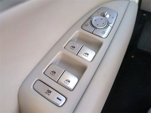 Used 2019 Genesis G70 2.0T Advanced image 21