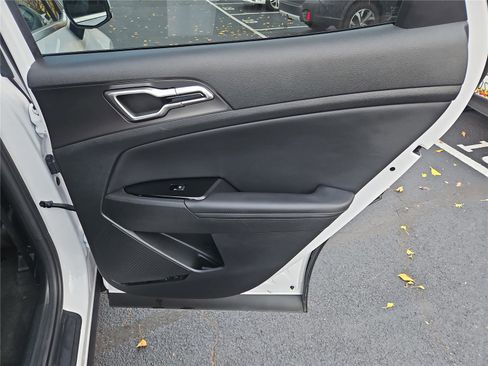 Certified 2023 Kia Sportage EX image 31