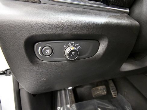 Used 2023 Chevrolet Traverse Premier w/ Redline Edition AWD/4WD image 20