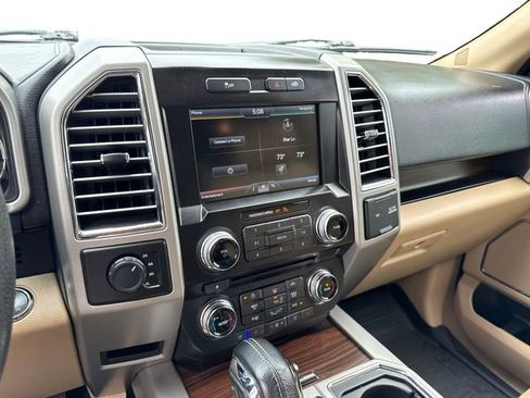 Used 2015 Ford F150 Lariat w/ Equipment Group 502A Luxury AWD/4WD image 14