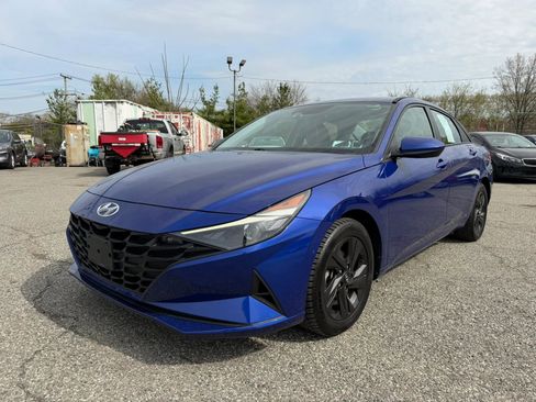 Used 2022 Hyundai Elantra SEL image 1