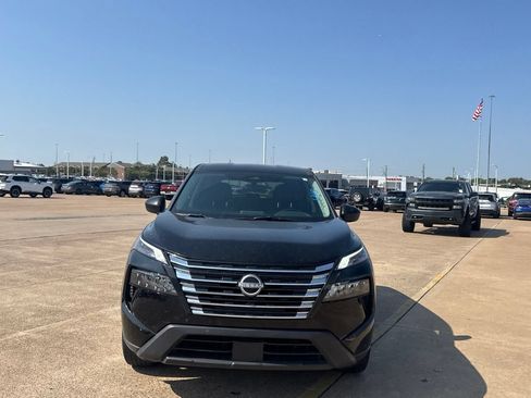 Certified 2025 Nissan Rogue SV FWD image 5