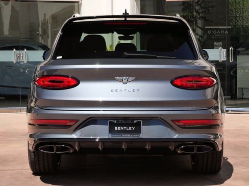 Used 2025 Bentley Bentayga AWD/4WD image 10