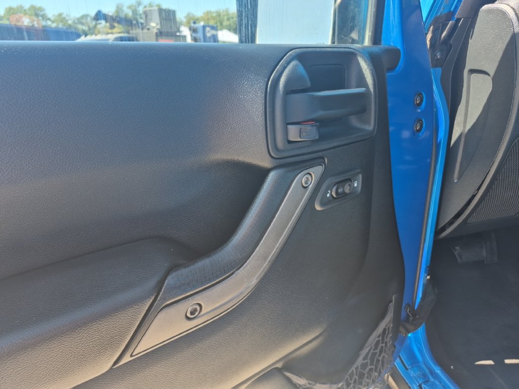 Used 2015 Jeep Wrangler Unlimited Sport AWD/4WD image 17