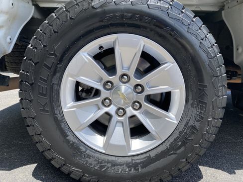 Used 2020 Chevrolet Silverado 1500 LT w/ Trailering Package AWD/4WD image 40
