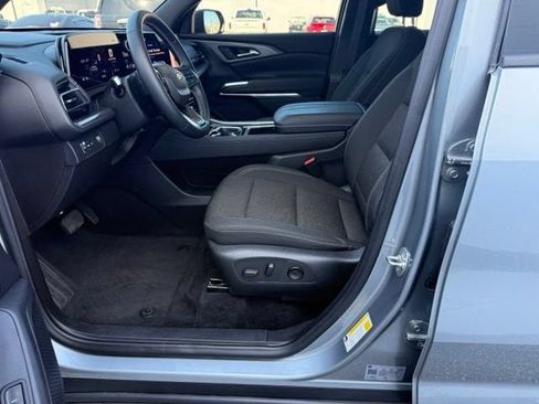 Certified 2024 Chevrolet Traverse LT FWD image 23