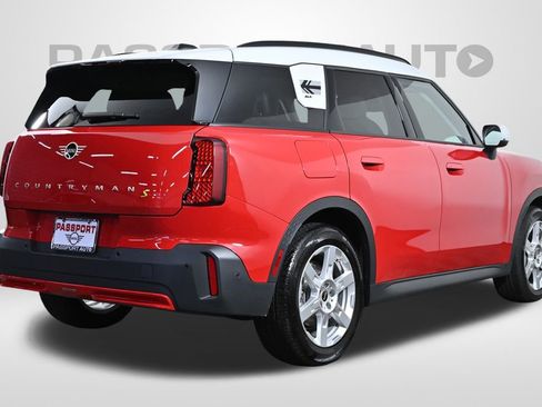 Used 2025 MINI Cooper Countryman SE w/ Comfort Package Max image 9