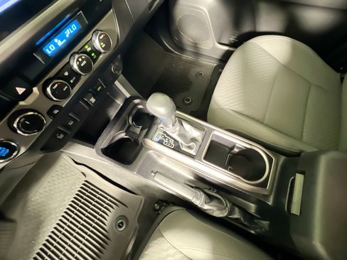 Used 2023 Toyota Tacoma SR5 w/ Technology Package AWD/4WD image 26