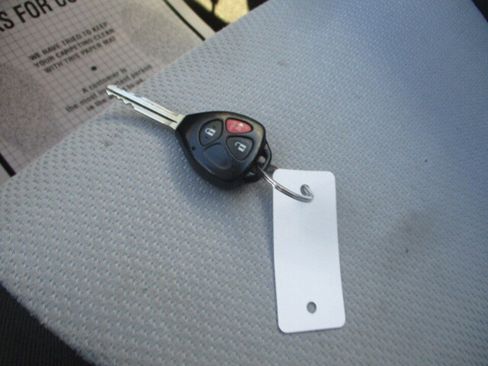 Used 2014 Toyota Yaris LE image 21